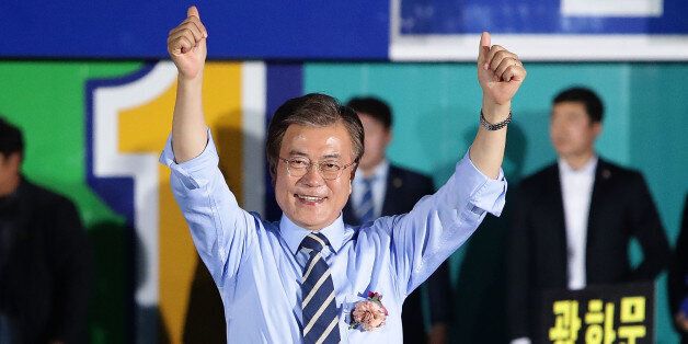 SEOUL, SOUTH KOREA - MAY 08:  South Korean presidential candidate Moon Jae-in of the Democratic Party of Korea, cheer during a presidential election campaign on May 8, 2017 in Seoul, South Korea.  (Photo by Chung Sung-Jun/Getty Images)