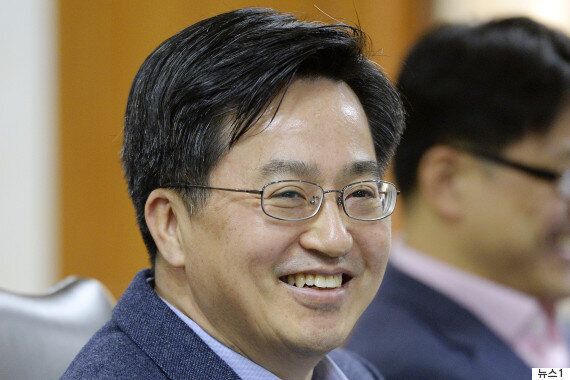 경제부총리에 '고졸신화' 김동연 아주대 총장이, 외교장관에 최초로 여성이 지명됐다