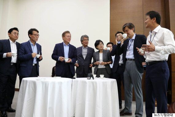 문재인 청와대의 수석보좌관 회의가 박근혜 청와대와 완전히 달라진 점 4가지