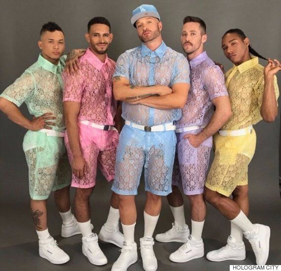 남성도 레이스 패션을 즐길 수 있다 (사진)