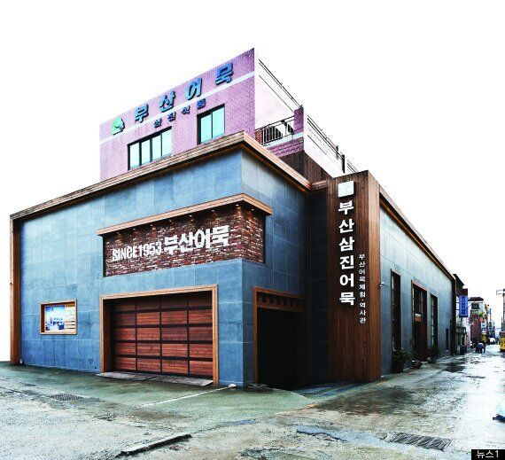 '변질어묵 물에 씻는 동영상' 파문에 삼진어묵 대표가 사과했다