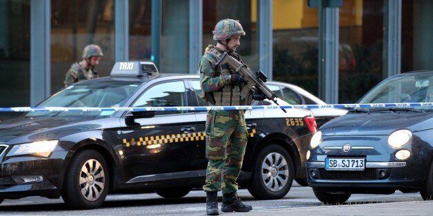BELGIUM, BRUSSELS - JUNE 20 :  Armed soldiers stand guard outside of the Brussels Central Station after a neutralized terrorist attack attempt, in Brussels, Belgium, 20 June 2017. (Photo by Dursun Aydemir/Anadolu Agency/Getty Images)