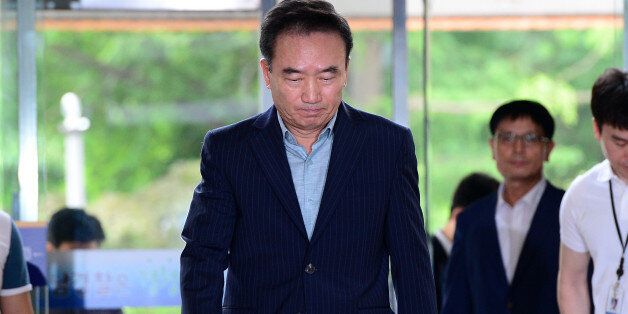 최호식 '호식이 두마리 치킨' 전 회장이 여직원 성추행 혐의를 부인했다
