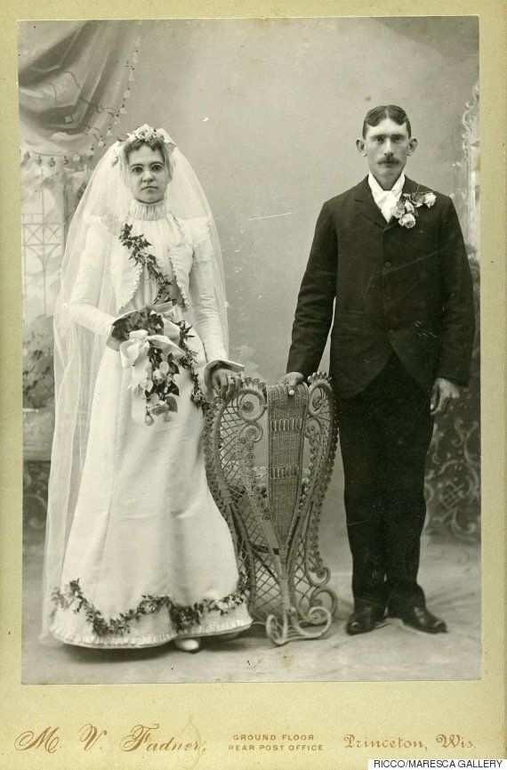 19세기의 결혼사진에는 웃음도 없고, 감동도 없다(사진 12장)