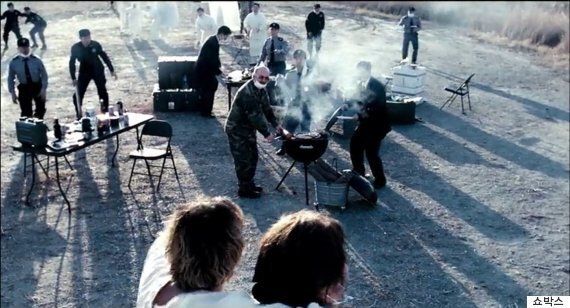 '옥자' 이전에도 봉준호의 영화에서 '육식'은 긍정적인 식생활이 아니었다