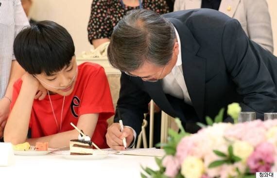 문재인 대통령이 가습기 살균제 피해자들에게 공식 사과했다 (전문)