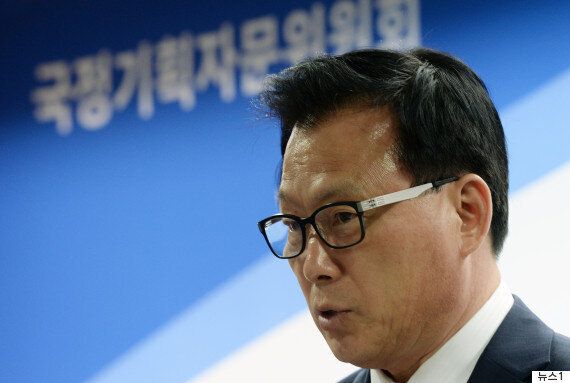 법률안에 쓰이는 ‘근로'를 모두 ‘노동'으로 바꾸는 법안이 발의됐다