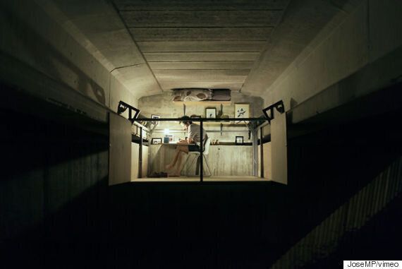 이 가구 디자이너는 다리 밑에 작업실을 만들었다(사진, 영상)