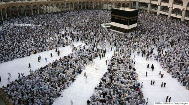 이슬람에서 가장 성스러운 곳인 메카 순례가 절정에 달했을 때의 모습