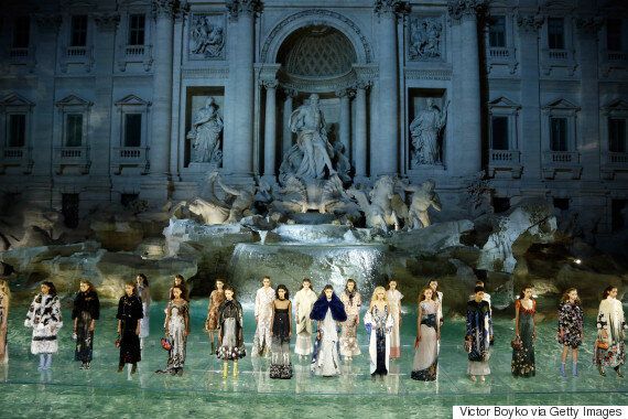 오래 사랑받는 브랜드일수록 전통을 놓치지 않는 이유