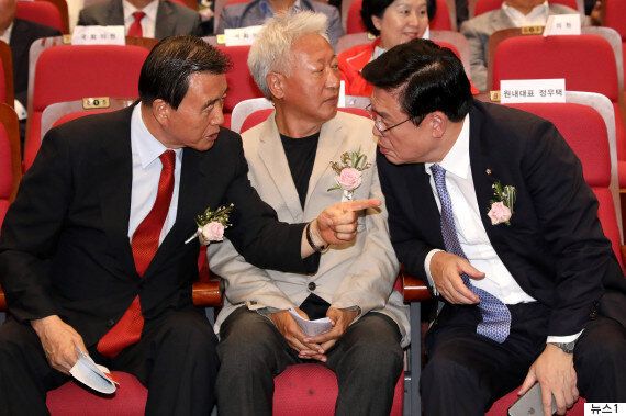 자유한국당이 '온라인 전사' 118명을 임명했다