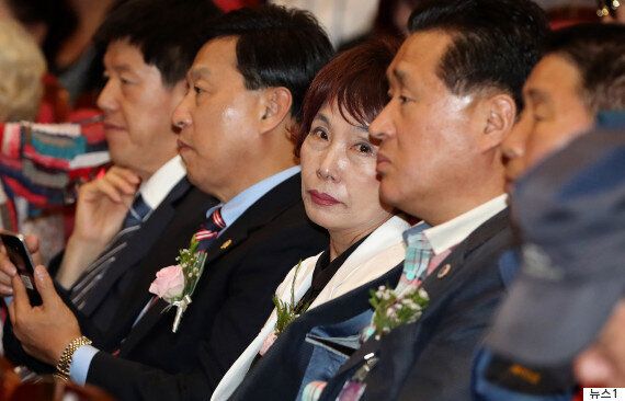 자유한국당이 '온라인 전사' 118명을 임명했다