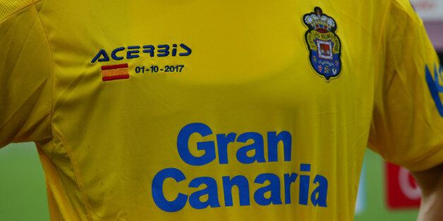 Soccer Football - La Liga Santander - FC Barcelona vs Las Palmas - Camp Nou, Barcelona, Spain - October 1, 2017   General view of the Las Palmas shirt with a Spanish flag sewn into it    REUTERS/Albert Gea