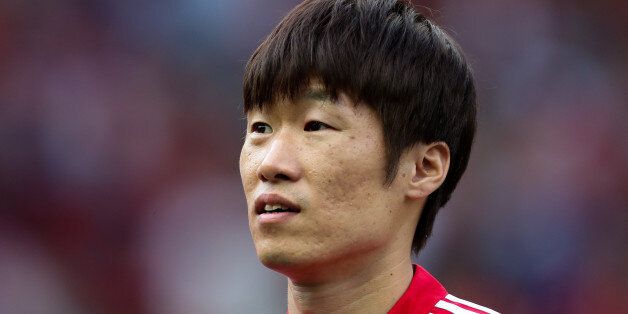 MANCHESTER, ENGLAND - SEPTEMBER 02: Ji-Sung Park of Manchester United Legends during the match between Manchester United Legends and  FC Barcelona Legends at Old Trafford on September 2, 2017 in Manchester, England. (Photo by Robbie Jay Barratt - AMA/Getty Images)
