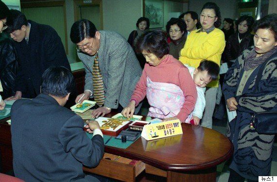 20년 전, IMF사태를 겪었던 한국의 놀라운 풍경 7가지