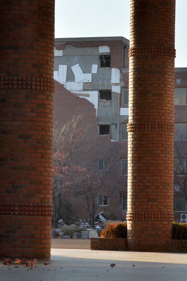 2017년 한국 최대의 이슈 5가지: 탄핵, 문재인정부, 핵실험, 사드, 지진(리얼미터·CBS)