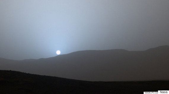 나사의 우주 탐사선이 '파란 일출'을 포착했다