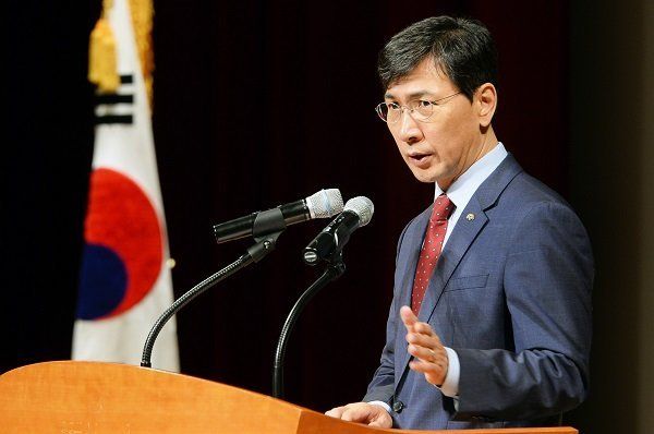 민주당이 안희정 출당·제명조치를 추진하기로 결정했다