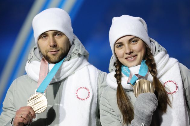 컬링 남녀 혼성에서 동메달을 딴 알렉산드로 크루셸니츠키와 아나스타시아 브리즈갈로바.