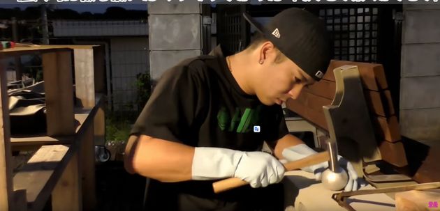 일본에서는 알루미늄 호일로 쇠구슬을 만드는 게 유행이다(영상)