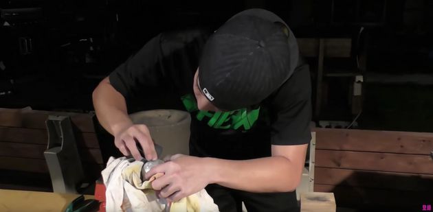 일본에서는 알루미늄 호일로 쇠구슬을 만드는 게 유행이다(영상)