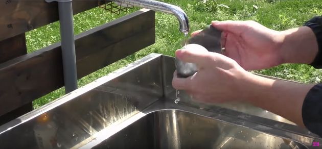 일본에서는 알루미늄 호일로 쇠구슬을 만드는 게 유행이다(영상)