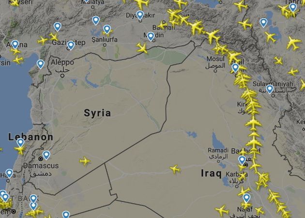 유럽을 오가는 민간 비행기들이 시리아를 우회하는 모습. 그러나 이건 시리아 내전 발발 이후 계속되어 왔던 현상이다.