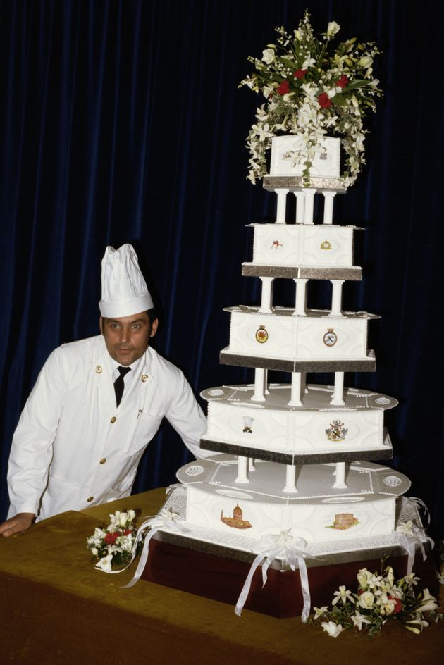 찰스 왕세자와 다이애나비의 결혼식때 쓰인 케이크, 