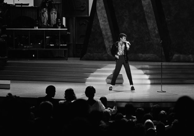 '빌리 진'을 공연 중인 마이클 잭슨. 1983.05.16. 모타운