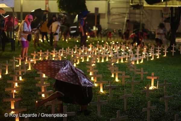 하이옌 4주년 희생자를 추모하는 촛불 세리머니