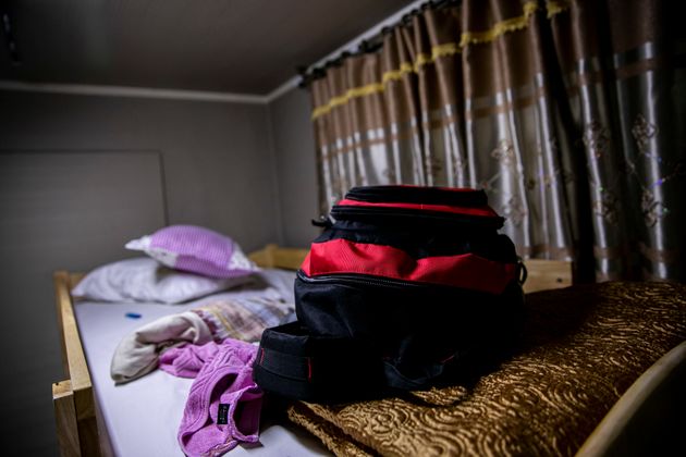 예멘인 10여명이 머물고 있는 제주 시내 한 게스트하우스. 침대 위에 누군가의 가방이 놓여있다.
