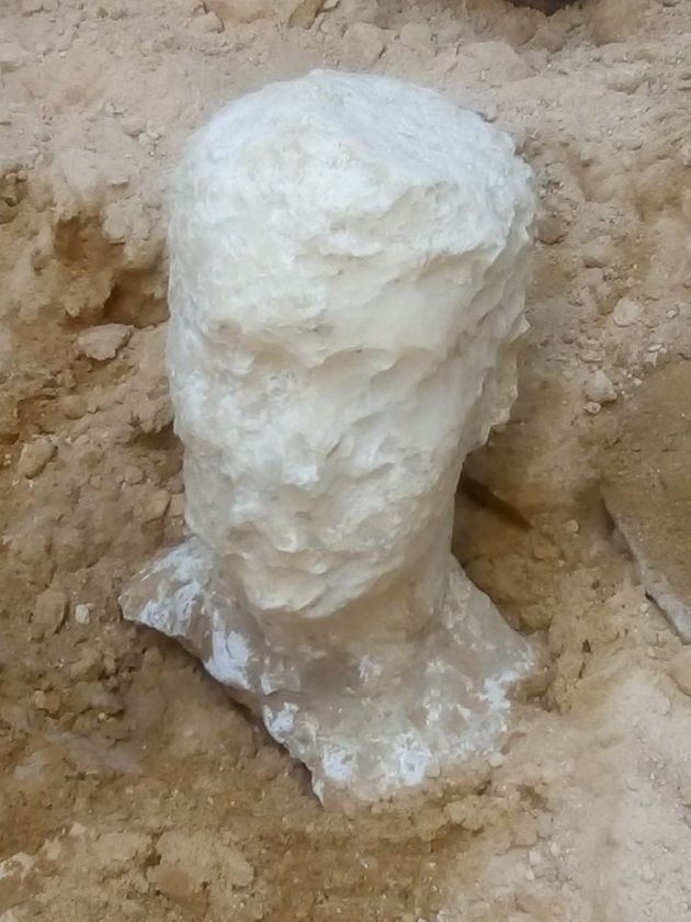 알렉산드리아에서 발견된 설화 석고 조각