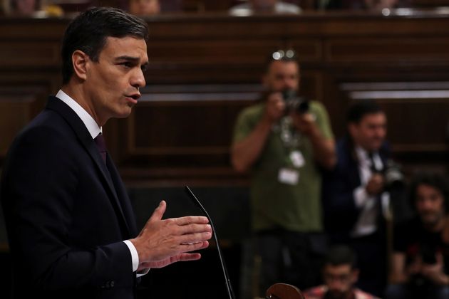 페드로 산체스 스페인 총리가 17일 마드리드 의회에서 발언하고 있다.