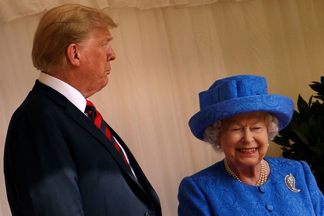영국을 방문한 도널드 트럼프 미국 대통령과 만난 엘리자베스 2세 영국 여왕. 영국 윈저성, 2018년 7월13일.
