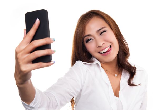 셀카와 거울 속 모습이 아주 달라보이는 이유