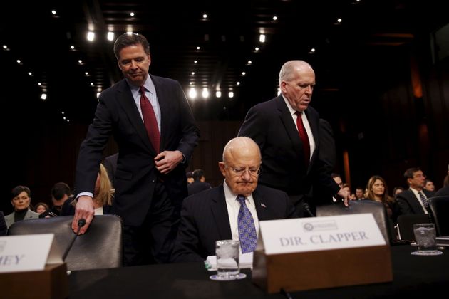 (왼쪽부터) 제임스 코미 전 연방수사국(FBI) 국장, 제임스 클래버 전 국가정보국(DNI) 국장, 존 브레넌 전 중앙정보국(CIA) 국장. 