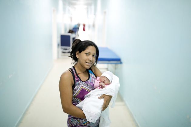 브라질 병원에서 아이를 낳은 여성. 