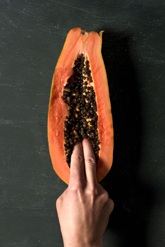 여성 배우가 '버자이너'라고 적힌 티셔츠를 입었고, 남성 유저들이 광분했다 (사진)