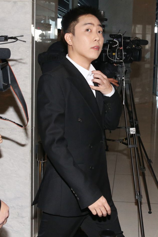 가수 은지원 아버지의 부고 소식이 전해졌다