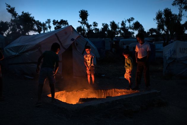모리아 캠프에 머물고 있는 아동들