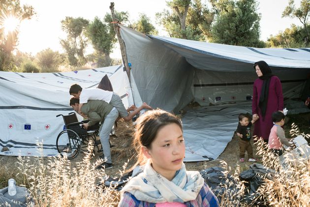 아프가니스탄을 떠나 모리아 캠프로 들어온 가족