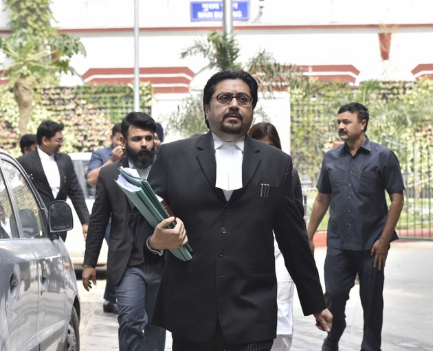 언론인 프리야 라마니를 고소한 MJ 아크바르 前 인도 외교부 부장관의 변호사들. 