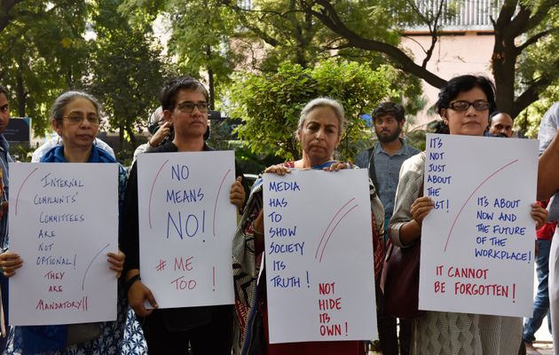 인도의 저널리스트들이 직장 내 성폭력에 항의하는 시위를 진행하고 있다.
