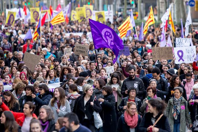 25일 스페인 바르셀로나에서 열린 국제 여성 폭력 추방의 날 시위 사진