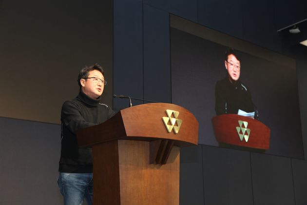 이웅열 코오롱그룹 회장이 28일 오전 서울 마곡동 코오롱원앤온리타워에서 열린 퇴임식에서 퇴임사를 하고 있다. (코오롱 제공)