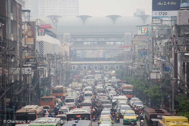 방콕 시내 교통체증으로 막힌 도로