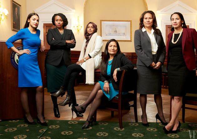 지난 중간선거에서 새로 뽑힌 미국 여성 하원의원들. 알렉산드리아 오카시오-코르테즈, 아야나 프레슬리, 일한 오마르, 데브라 할랜드, 베로니카 에스코바르, 셔리스 데이비스. (왼쪽부터)