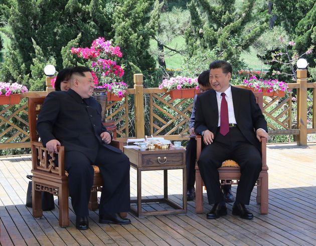 사진은 2018년 5월 중국을 방문한 김정은 북한 국무위원장이 다롄에서 시진핑 중국 국가주석과 회담하는 모습.