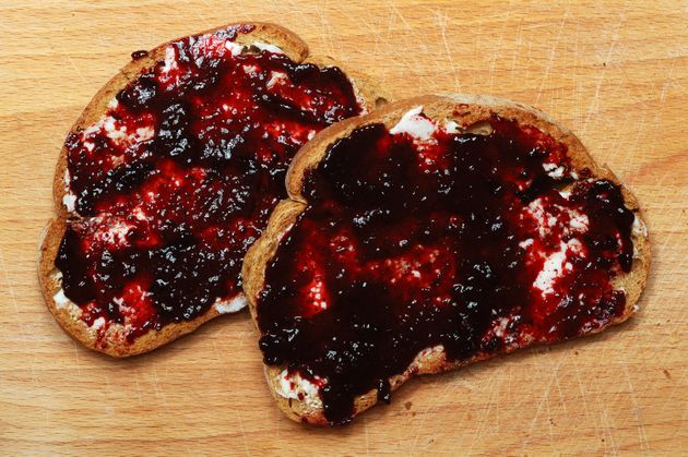 [뉴디터의 신혼일기] 전남친 토스트가 쏘아올린 전남친에 대한 추억