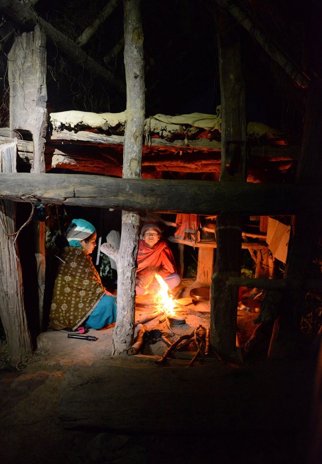 2017년 3월 네팔의 생리 오두막을 찍은 사진. 겨울에는 너무 추워 불을 피운다. 추위를 막을 창문도 없다. 